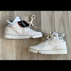 LI-NING Disney Mickey Superwave Women’s Shoes. NEW